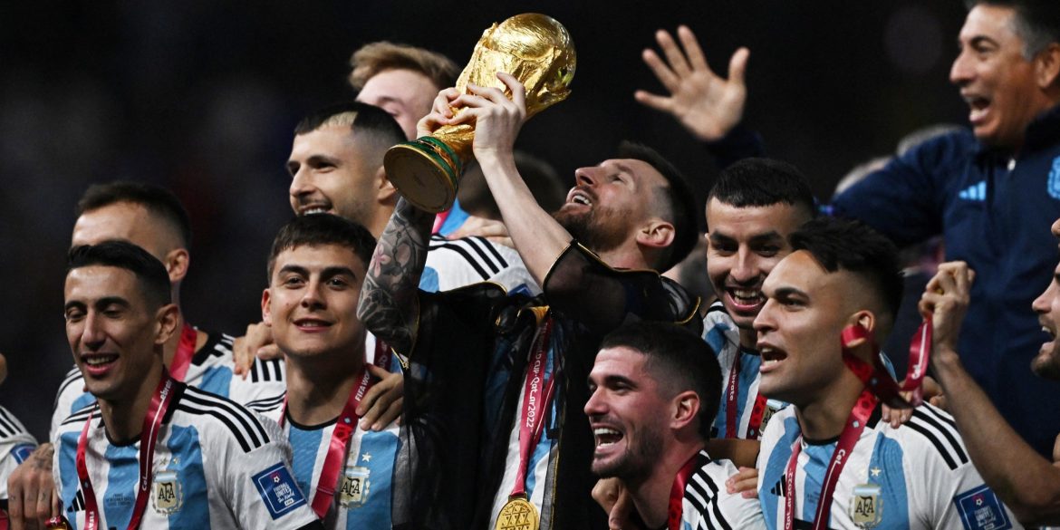 Ten Hag makes "specific request" for Man Utd to sign "truly special player"