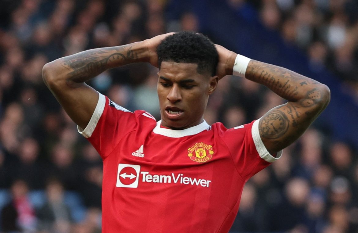 Rashford let Man United down v Everton