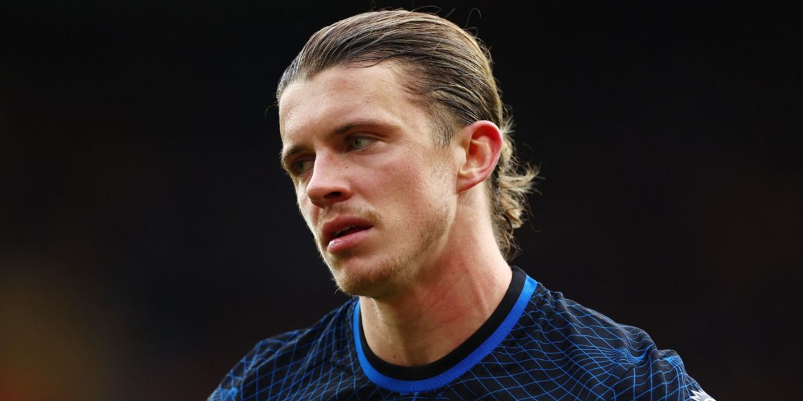Tottenham favourites to sign £44m ex-Chelsea captain who can play as a 10